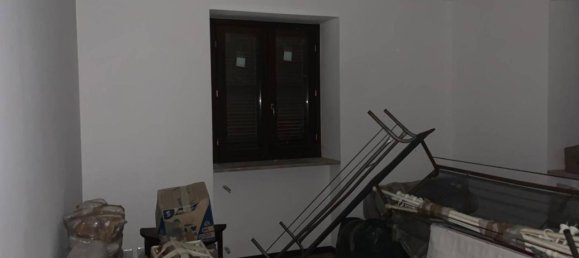 Квартира с 4 комнатами в Л’Акуила, Италия № 153204 9