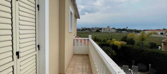 Propiedad comercial de 4 dormitorios en Pervolia, Cyprus No. 6677 10