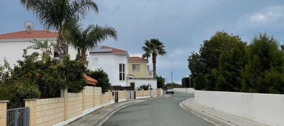 Propiedad comercial de 4 dormitorios en Pervolia, Cyprus No. 6677 5