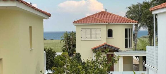 4 bedrooms House in Pervolia, Cyprus No. 6677 2