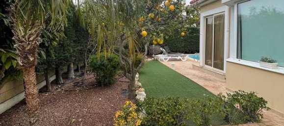 Propiedad comercial de 4 dormitorios en Pervolia, Cyprus No. 6677 3