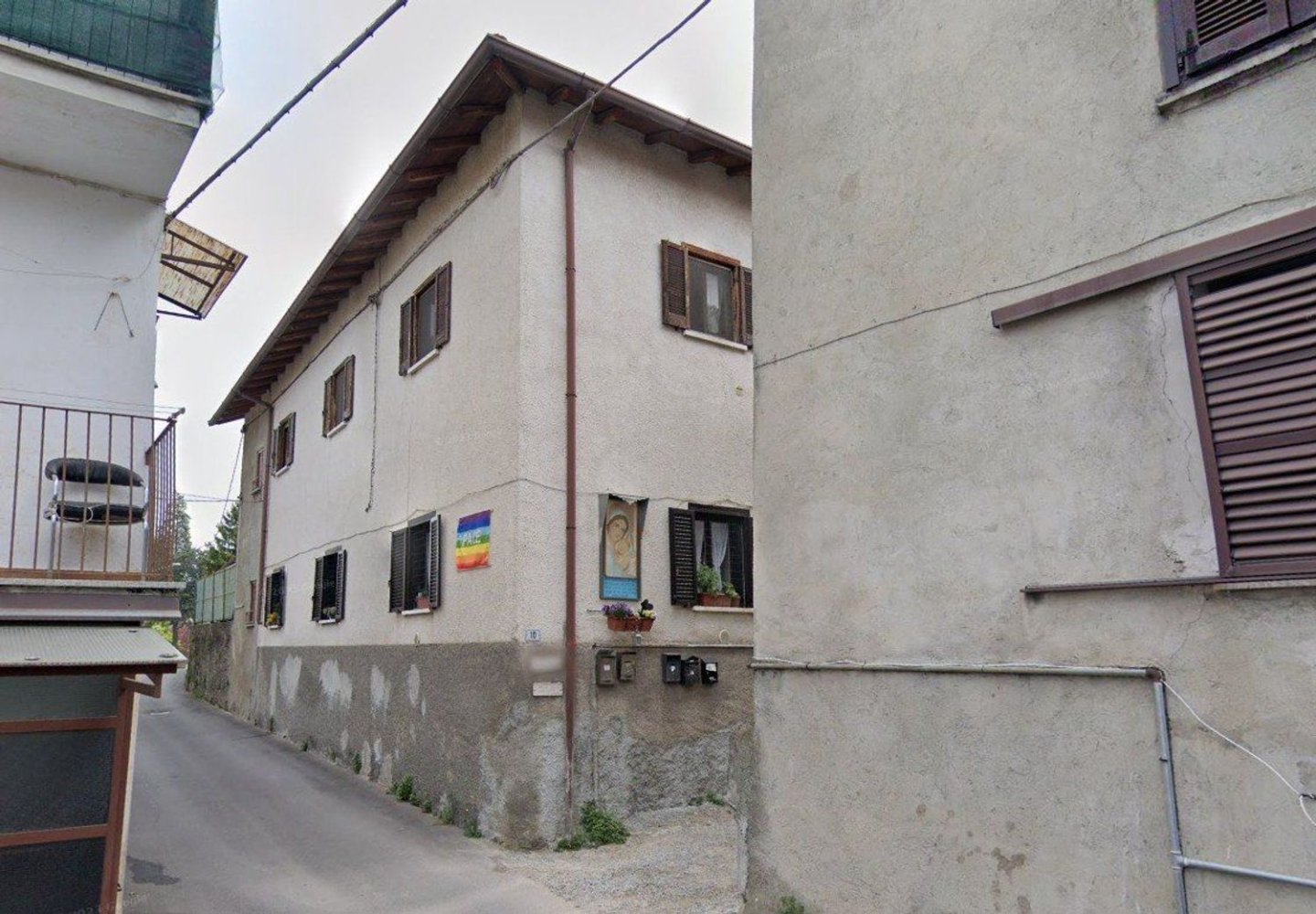 3 bedrooms Apartment in Carugo, Italy No. 361903