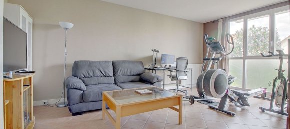 2 bedrooms Apartment in Poissy, France No. 177352 2