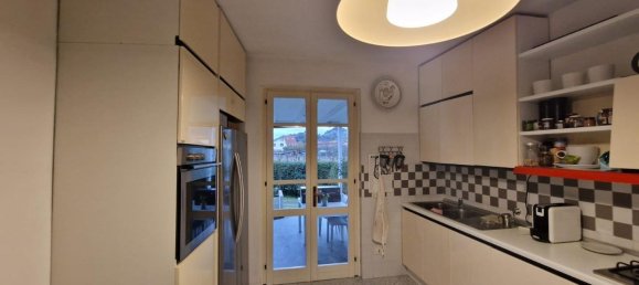 3 bedrooms Villa in Massa, Italy No. 76628 11