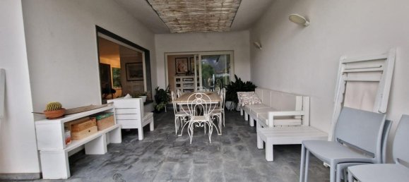 3 bedrooms Villa in Massa, Italy No. 76628 9