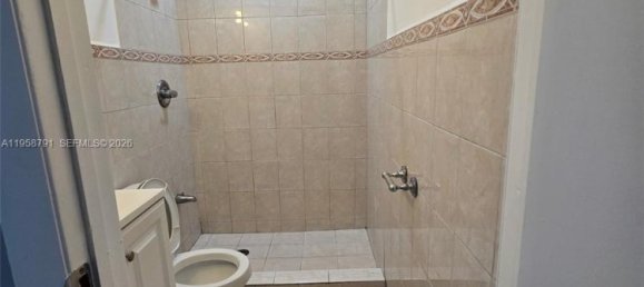 4 Schlafzimmer Grundstück in Miami, USA, Nr. 615535 7