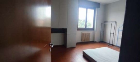 3 rooms Apartment in Agrate Brianza, Italy No. 175320 6