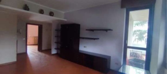 3 rooms Apartment in Agrate Brianza, Italy No. 175320 9