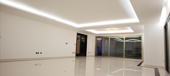 5 bedrooms Apartment in Limassol, Cyprus No. 1732 4