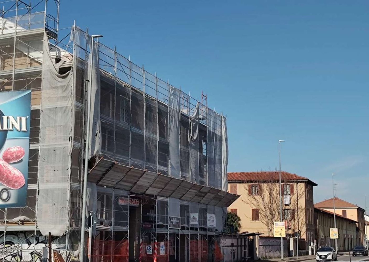 Квартира с 2 комнатами в Монца, Италия № 8514