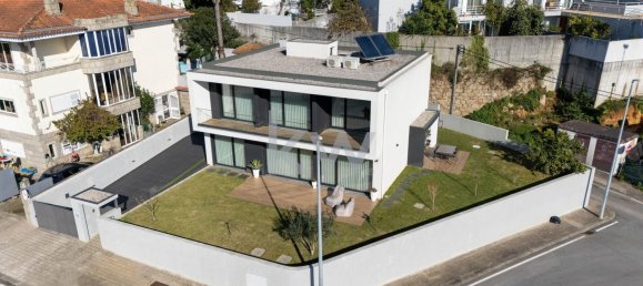 4 bedrooms Townhouse in Gondomar, Portugal No. 109763 3