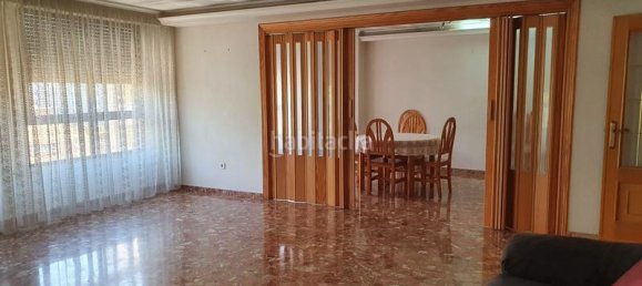 4 bedrooms Apartment in Albal, Spain No. 131852 3