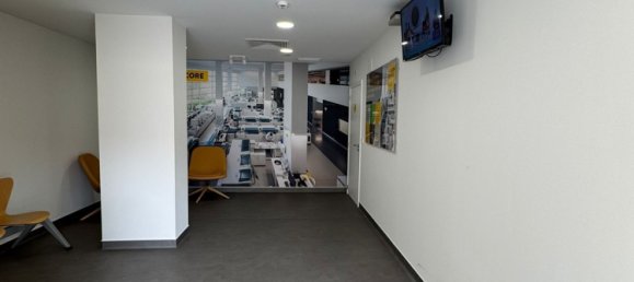 123m² Commercial property in Lisbon, Portugal No. 70221 10