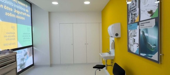 123m² Commercial property in Lisbon, Portugal No. 70221 7