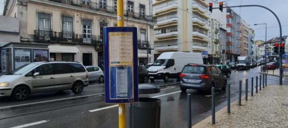 123m² Commercial property in Lisbon, Portugal No. 70221 5