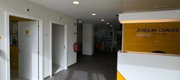 123m² Commercial property in Lisbon, Portugal No. 70221 9