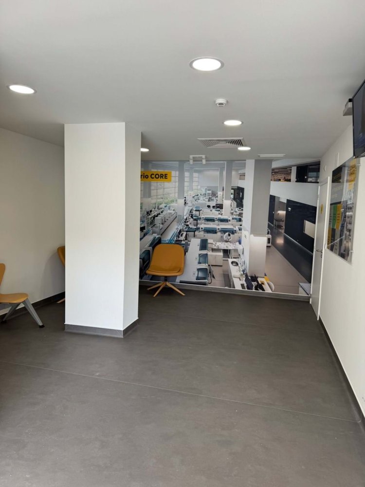 123m² Commercial property in Lisbon, Portugal No. 70221