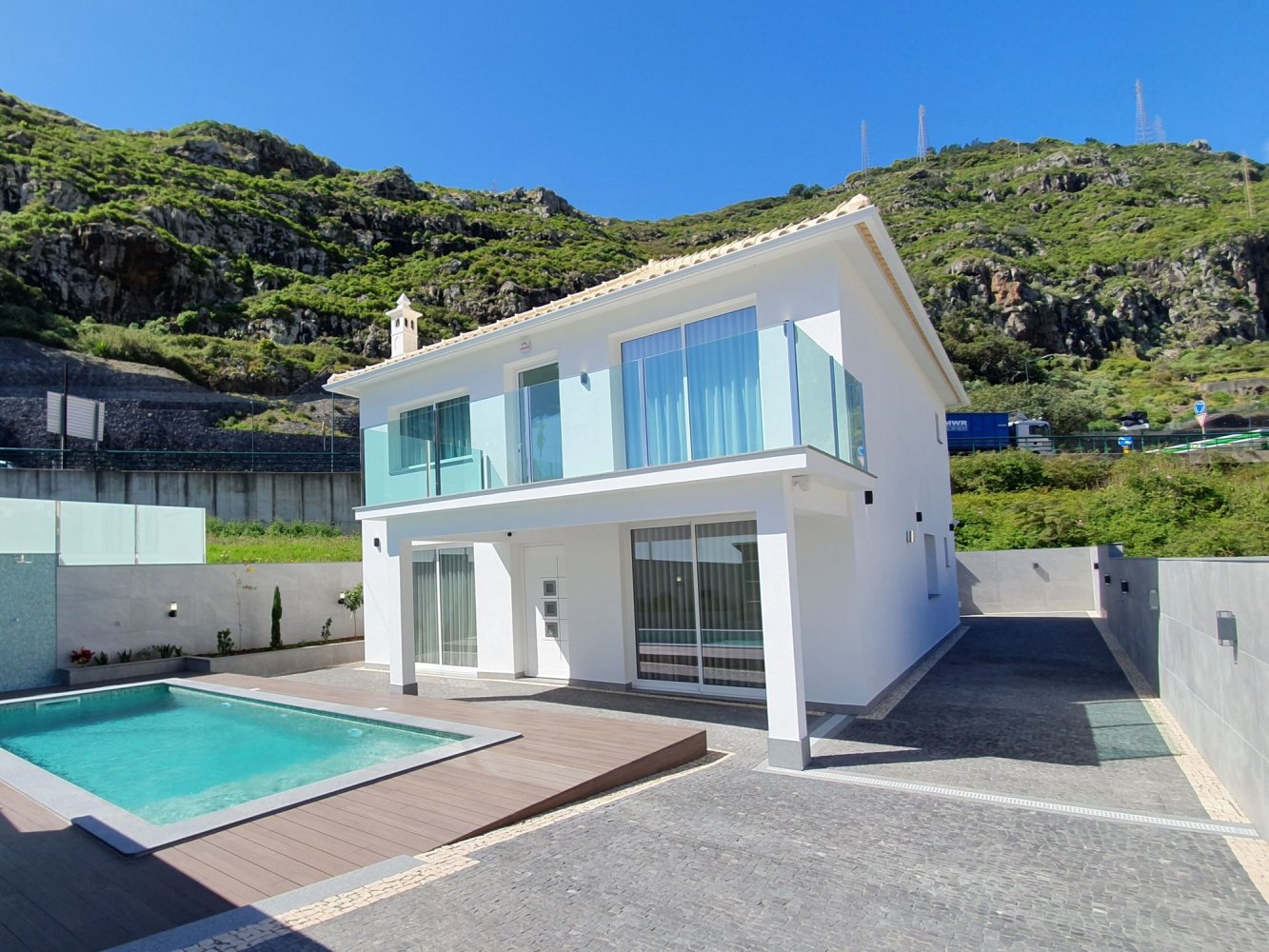 Villa de 4 dormitorios en Machico, Portugal No. 142039