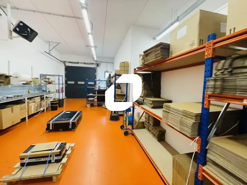 1111m² Commercial property in Croissy-Beaubourg, France No. 288924