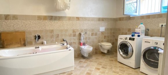 4 bedrooms Villa in Canegrate, Italy No. 364912 13