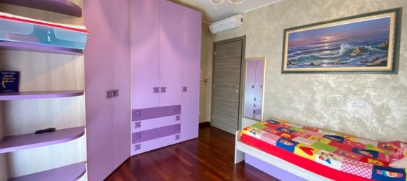 4 bedrooms Villa in Canegrate, Italy No. 364912 9