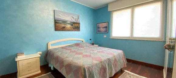 4 bedrooms Villa in Canegrate, Italy No. 364912 7