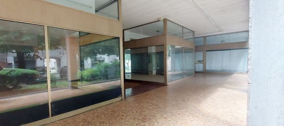 124m² Commercial property in Cesano Maderno, Italy No. 71642 18