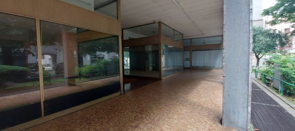 124m² Commercial property in Cesano Maderno, Italy No. 71642 8