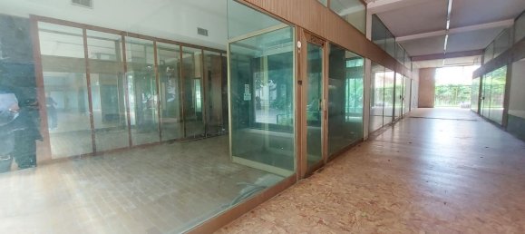 124m² Commercial property in Cesano Maderno, Italy No. 71642 17