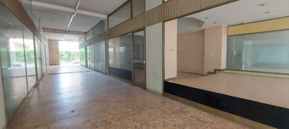 124m² Commercial property in Cesano Maderno, Italy No. 71642 5