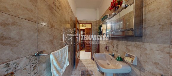 6 rooms House in Turin, Italy No. 108590 10