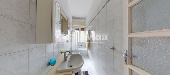 6 rooms House in Turin, Italy No. 108590 23