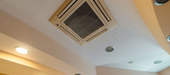 197m² Commercial property in Setubal, Portugal No. 57093 32