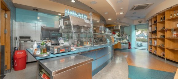 197m² Commercial property in Setubal, Portugal No. 57093 7