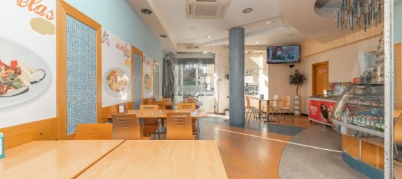 197m² Commercial property in Setubal, Portugal No. 57093 4