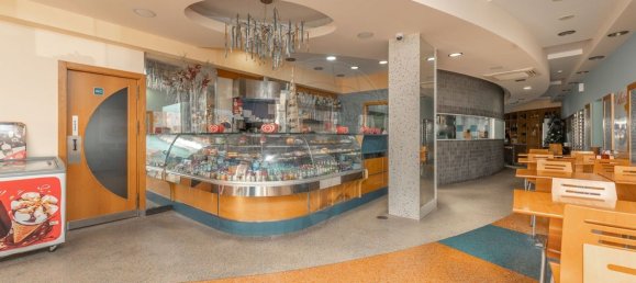 197m² Commercial property in Setubal, Portugal No. 57093 21