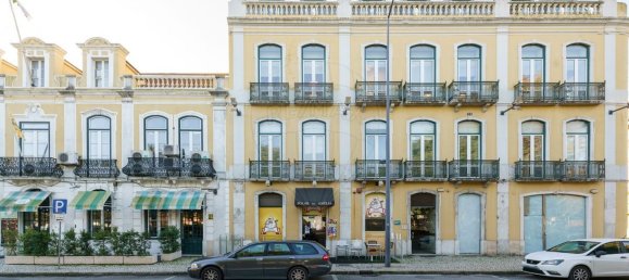 197m² Commercial property in Setubal, Portugal No. 57093 2
