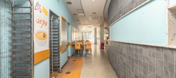 197m² Commercial property in Setubal, Portugal No. 57093 6