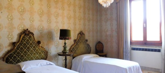 8 rooms House in Empoli, Italy No. 44974 13