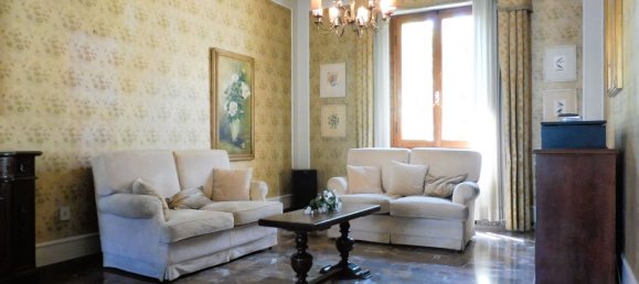 8 rooms House in Empoli, Italy No. 44974 7