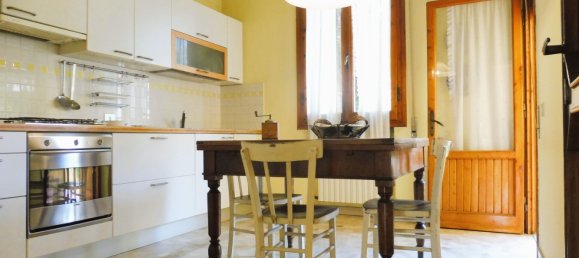 8 rooms House in Empoli, Italy No. 44974 10