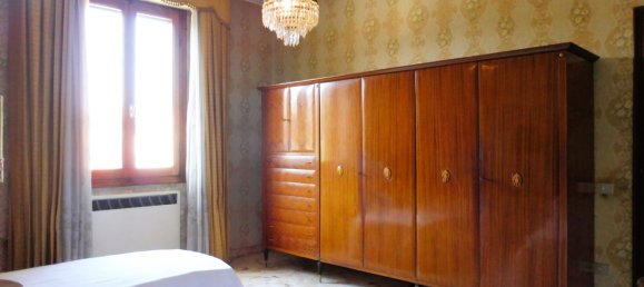 8 rooms House in Empoli, Italy No. 44974 14