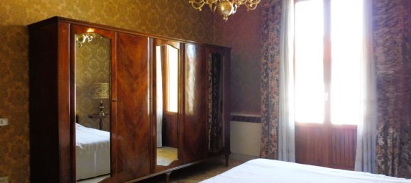 8 rooms House in Empoli, Italy No. 44974 18