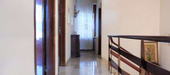 8 rooms House in Empoli, Italy No. 44974 12