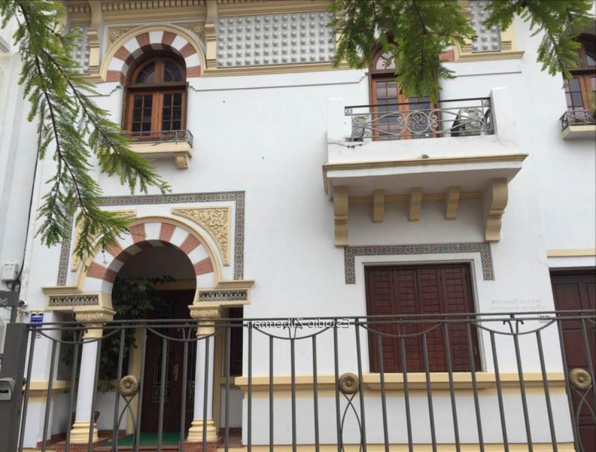 6 bedrooms House in Montevideo, Uruguay No. 7287