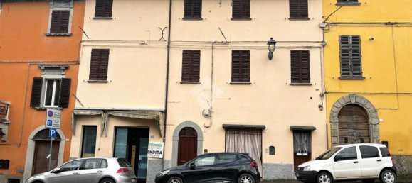 2-salle Appartement à Civitella di Romagna, Italy No. 89885 13