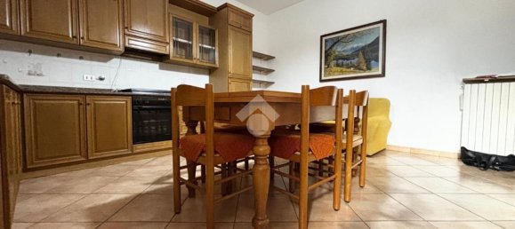 2-salle Appartement à Civitella di Romagna, Italy No. 89885 6