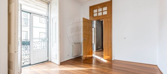 3 bedrooms Apartment in Lisbon, Portugal No. 117179 10