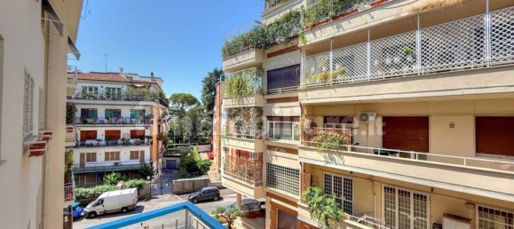 2 bedrooms Apartment in Rome, Italy No. 272654 9
