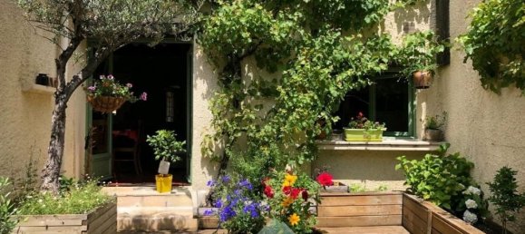 3 bedrooms House in Epone, France No. 136978 6